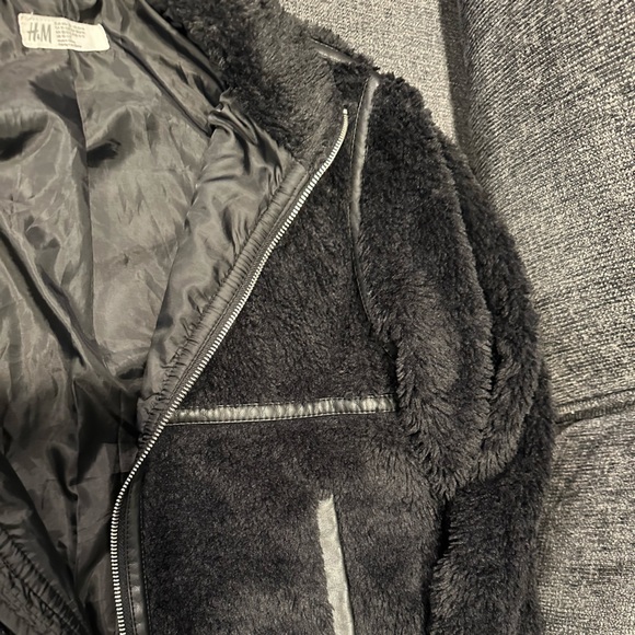 GIRLS H&M FURRY COAT - Picture 4 of 9